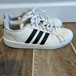 Men’s Adidas Sneakers 8.5